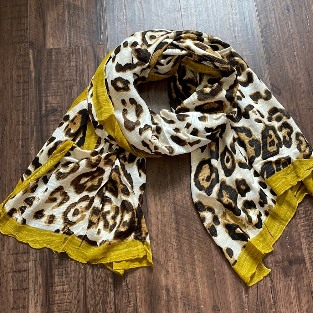 Leopard scarf with gold trim